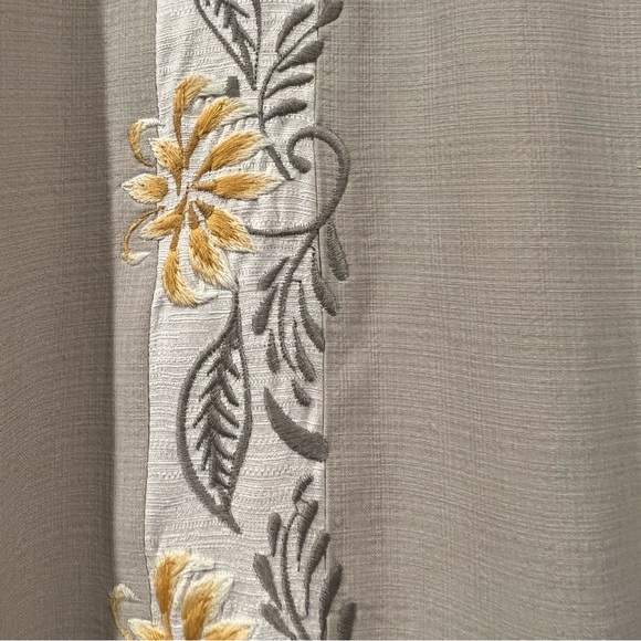 Tommy Bahama | 100% Silk Beige Button Down Short Sleeve Shirt Large - Picture 7 of 9